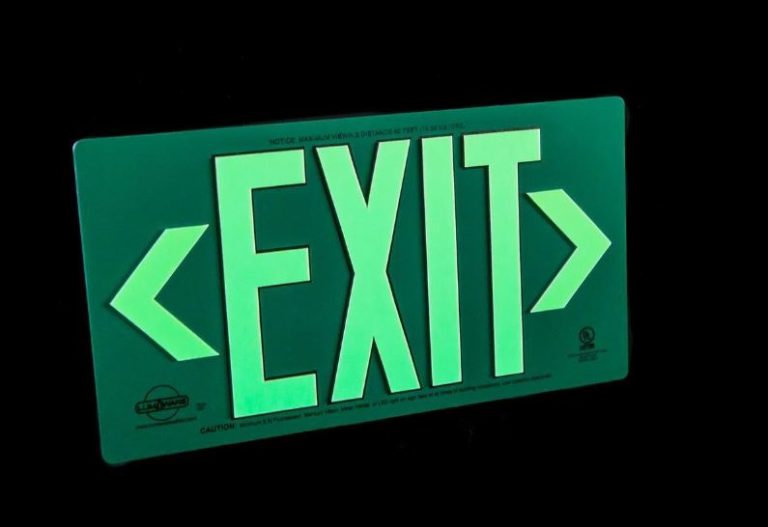 Photoluminescent-Exit-Sign-Single-Sided-Green-Aluminum-Composite
